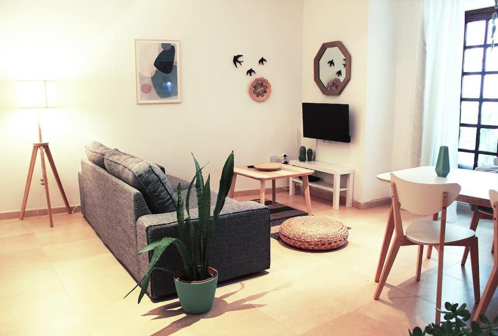 Fancy Apartment In A Historic House, Chiclana City Center By C. Dreams Chiclana de la Frontera Kültér fotó