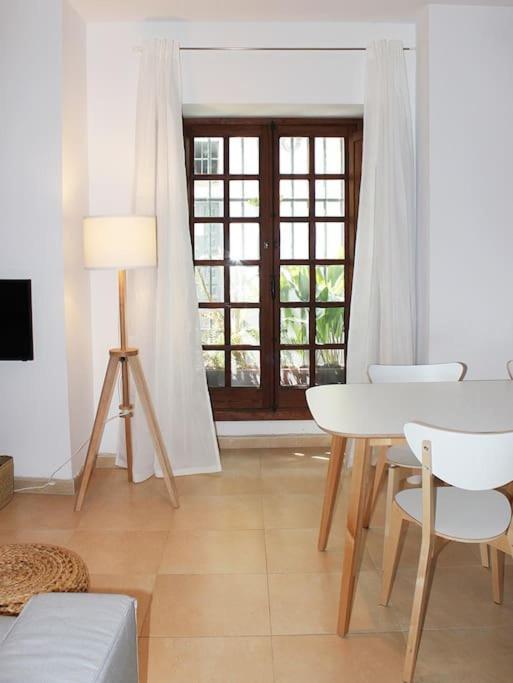 Fancy Apartment In A Historic House, Chiclana City Center By C. Dreams Chiclana de la Frontera Kültér fotó