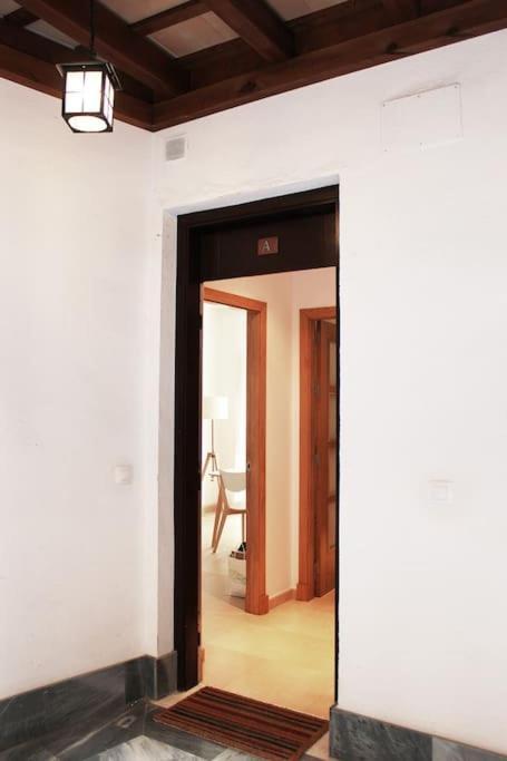 Fancy Apartment In A Historic House, Chiclana City Center By C. Dreams Chiclana de la Frontera Kültér fotó